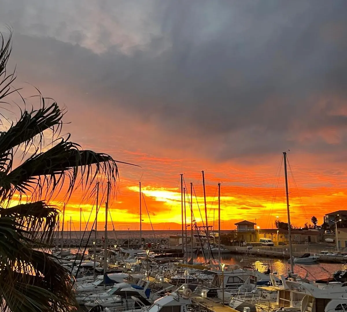 Caza Bodo Bed & Breakfast Sausset-les-Pins